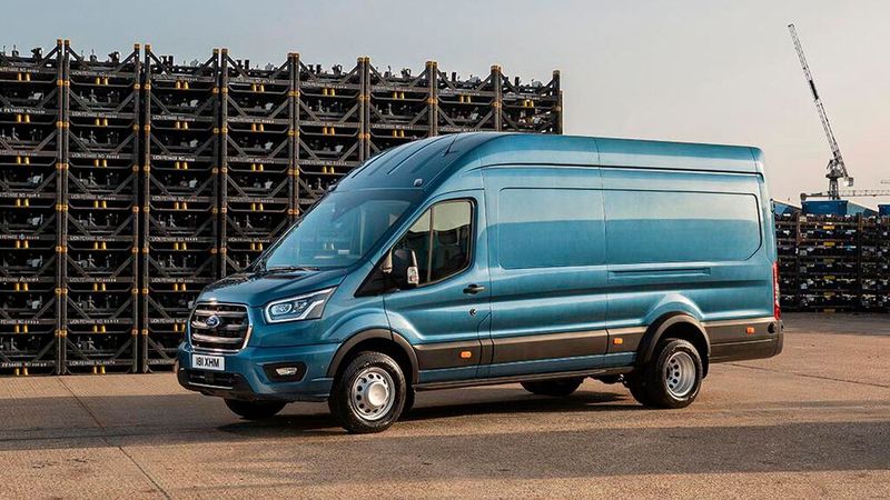 Als „Jumbo“-Kastenwagen mit H4-Hochdach hat das Fahrzeug eine Nutzlast von bis zu 2.500 Kilogramm und ein Ladevolumen von gut 15 Kubikmetern. (Bild: Ford)