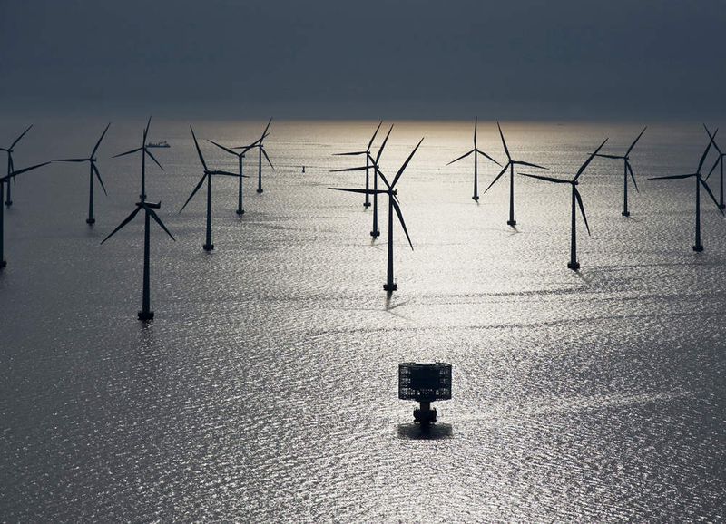 Ein weiterer Baustein für das Desertec-Projekt ist die Errichtung von Windenergieanlagen vor der Küste Afrikas und Europas. Bilder: Siemens (Archiv: Vogel Business Media)
