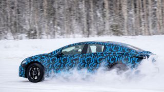 Vorserien-EQS in der Wintererprobung. (Bild: Mercedes)