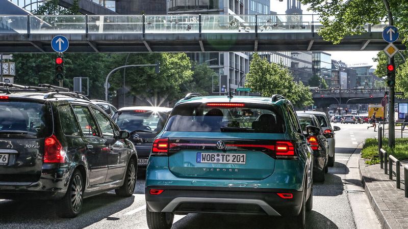 Auto und Straßenverkehr prägen seit vielen Jahrzehnten unsere Vorstellungen von Mobilität.(Bild:  sp-x)