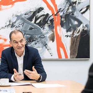 «Wir stehen in Konkurrenz zu hippen Berufen, das fordert uns. Dabei können wir nicht mit einem 60er Ruhepuls agieren. Da braucht es schon einiges mehr.» Jens Bleher, CEO Fritz Studer AG(Bild:  Thomas Entzeroth)