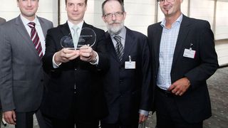 PROCAD hat den  Microsoft Cloud Service Partner Excellence Award erhalten: (von links) S. Harms (Microsoft), T. Pleyer, S. Kühner (PROCAD), B. Stopper (Microsoft)  (Bild: PROCAD)