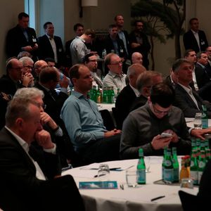 Und auch in diesem Jahr waren das Auditorium mit rund 150 Teilnehmern und der Ausstellungsbereich mit 19 Veranstaltungspartnern und Sponsoren gut gefüllt.(Bild:  Vogel IT-Akademie)