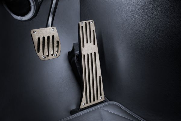 Der hybride Sportwagen Σtos: unterwegs mit persönlichem Autopilot und Drohne. (Rinspeed)