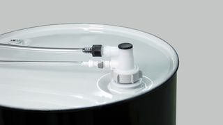 Die Kupplung wird über einen einfach bedienbaren Verschlussring mit dem Fass-Anschluss verbunden. (Bild Colder Products) (Archiv: Vogel Business Media)