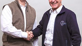 Anthony Cavalco von A&A Manufacturing (links) mit Halltech-Gründer Wilfried Hallenberger. (Bild: Halltech)