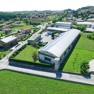 Der Produktionsstandort von Farina Presse im italienischen Suello.