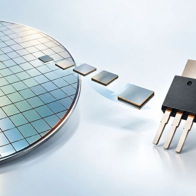 Symbolbild: Vom 200-mm-SiC-Wafer zum Leistungshalbleiter: Wolfspeed will mit dem neuen Premiumsubstrat die Materialqualität für größere Dies und künftige MOSFET-Generationen verbessern. (Bild: Dall-E / KI-generiert)