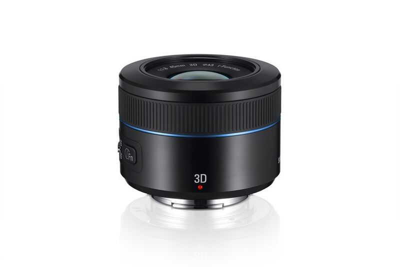 Das neue 45-mm-Objektiv erlaubt Aufnahmen eigener 3D-Fotos und -Filme. (Bild: Samsung)