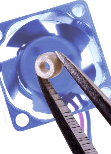 Trend Miniaturisierung: schmierfreie „iglidur“ Mikrolager von igus für den Einsatz in Kleinstlüfter und Gebläse, PCs und Medizintechnik. (igus)