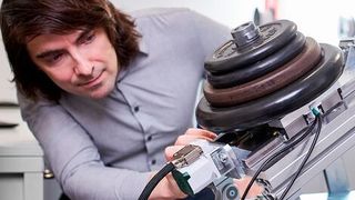 Smela hat kompakte, elektromechanische Linearantriebe entwickelt, die Pneumatiksysteme ersetzen sollen. (Univations)