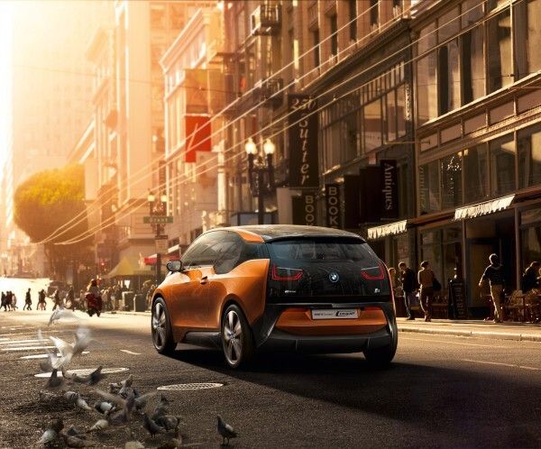 Das BMW i3 Concept Coupé ist das erste vollständig vernetzte Elektrofahrzeug der Welt (BMW Group)