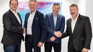 Von links nach rechts: Markus Pauli (CEO Microtrac MRB), Bjarke Pålsson (Co-CEO und Eigentümer Mark & Wedell), Torben Ekvall (Co-CEO und Eigentümer Mark & Wedell), Robert Waggeling (International Sales Manager, Microtrac MRB). (Bild: Microtrac MRB)