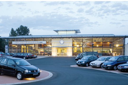 Auch in Leverkusen bietet Gottfried Schultz seinen Kunden perfekten Service im Volkswagen-Zentrum. (Archiv: Vogel Business Media)