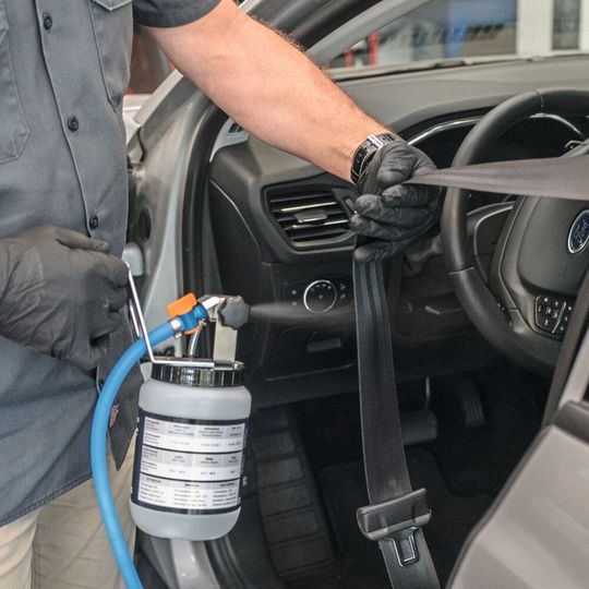 Die Signal Iduna übernimmt die Kosten der Innenraumdesinfektion nach der konkreten Reparatur. Die Signal Iduna übernimmt die Kosten der Innenraumdesinfektion nach der konkreten Reparatur.