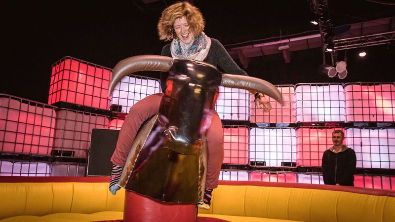 ... Bullriding, ... (Bild: Stefan Bausewein)