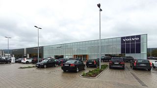 Das jüngste Autohaus von Stefan Geisser in Leimen ist 8.000 Quadratmeter groß. (Bild: Mauritz – VCG)