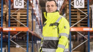 FLN-Logistikleiter Florian Sommerfeld: „Wir haben mit Einführung des Linde Warehouse Navigators einen gewaltigen Schritt Richtung Zukunft gemacht.“ (Bild: Linde-MH)