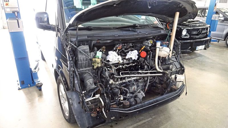 Auch vor größeren Reparaturen schreckt man bei Auto Halim nicht zurück, im Gegenteil. So gehört die Instandsetzung ganzer Motoren quasi zum Alltagsgeschäft. (Bild: Dominsky/»kfz-betrieb« )