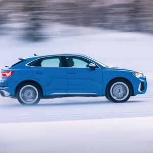Gegen 1.500 Euro Aufpreis erhöht Audi die Spitzengeschwindigkeit auf 280 statt 250 km/h.(Bild:  Audi)
