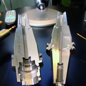 Bild 2: Für einen universellen Einsatz konzipiert: Schwingungsdämpfende Elemente machen die Power-Chucks für Schrupp- und Schlichtbearbeitung einsetzbar. Bild: Fladerer