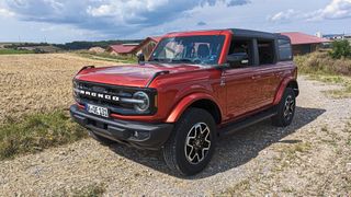 Der Ford Bronco ist eine echte Rarität auf den deutschen Sraßen. (Bild: Dominsky – VCG)