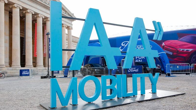 Die IAA war früher ein großer automobiler Branchentreff; auch viele Händler waren dort. Wie sieht es jetzt aus, wo sich der Fokus der Messe auf Mobilitätskonzepte verlagert?(Bild:  IAA)