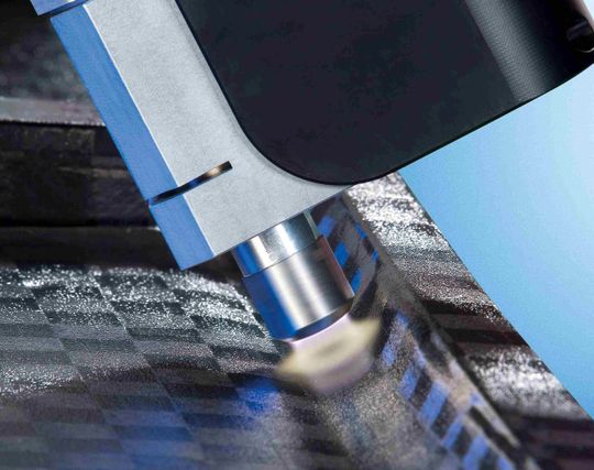 Die Plasmaprozesse von Plasmatreat kommen ohne Lösungsmittel oder VOCs aus, erzeugen keinen gefährlichen Abfall und lassen sich in bestehende Produktionsumgebungen integrieren. (Bild:  Plasmatreat)