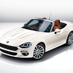 Der aufrecht stehende Kühlergrill und die runde Leuchten-Grafik sind eine Hommage an den gleichnamigen Vorgänger aus den 60er-Jahren.