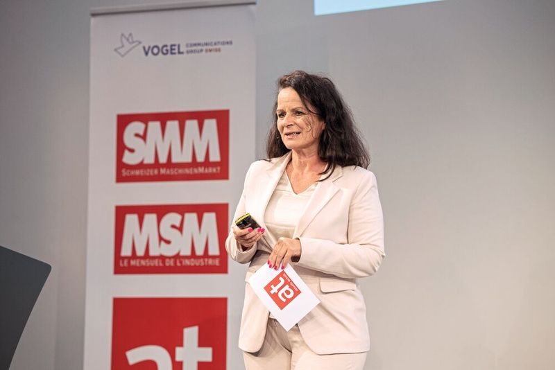 Anne Richter, Chefredaktorin der at- aktuelle technik, begrüsste die Besucher zum at-Technologietag Automation in Luzern. (Bild: Thomas Entzeroth)
