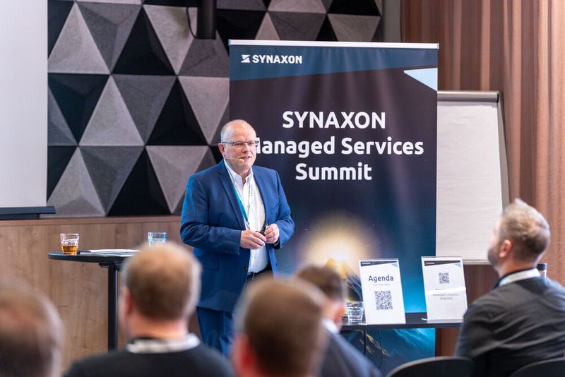 Gemeinsam mit Martin Feilke (Synaxon) gestaltet Friedrich Pollert (Synaxon) den interaktiven Workshop mit Diskussion zum Thema „Preisgestaltung Managed Services 2025“ (Bild: Synaxon)