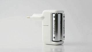 Der neue Super-Akku ist noch weit von der Realität entfernt, könnte aber zeigen, wo die Reise in Zukunft hingeht. (Bild: frei lizenziert)