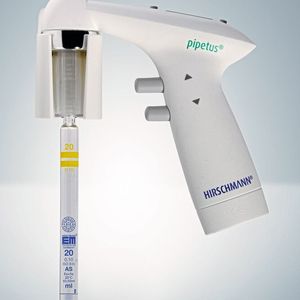 Der Pipetus mit eingesetzter Pipette