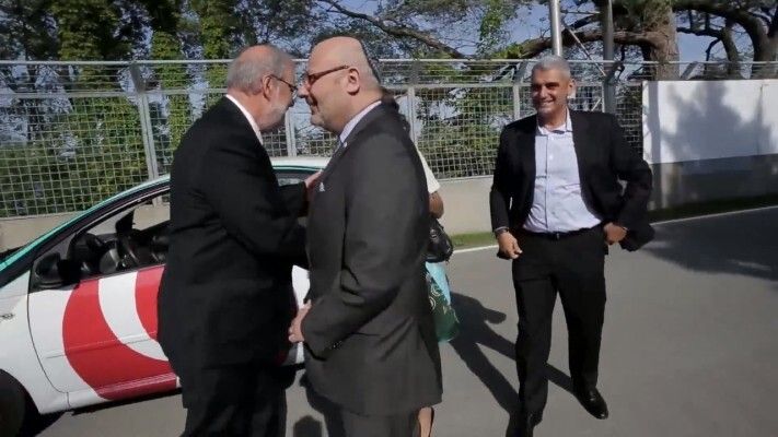 Das elektrisch angetriebene Versuchsfahrzeug mit Aluminium-Luft-Batterie auf dem Circuit Gilles-Villeneuve in Montreal. (Phinergy, Alcoa)