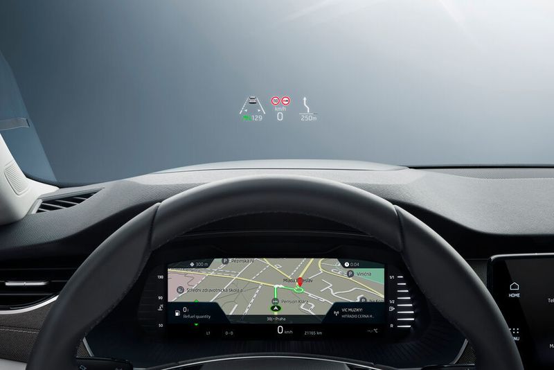 Neu im Octavia der vierten Generation: das optional erhältliche Head-up-Display. (Skdoa)