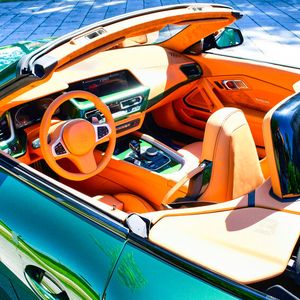 Beim Boldmen wird jedes Bauteil im Cockpit mit Leder überzogen.(Bild:  Boldmen)