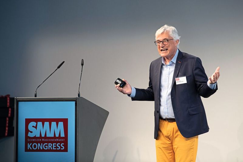 Dr. Heiko Visarius führte wie gewohnt mit viel Energie und Humor durch die Veranstaltung. (Bild: Thomas Entzeroth)