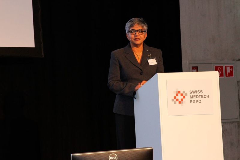 Bublu Thakur-Weigold vom Lehrstuhl für Logistikmanagement an der ETH Zürich: „Prozessoptimierungen fördern funktionsübergreifende Teamarbeit. Und gerade im Supply Chain Management lernt man, den Ideenfluss gewinnbringend einzusetzen.“ (Bild: Fasmed)
