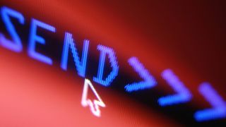 Vor dem Versand sollte man E-Mails im Idealfall verschlüsseln. Teilen Sie uns mit, welche Lösung Ihrer Ansicht nach die beste ist. (Bild: Archiv)