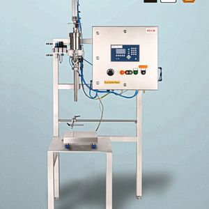 Flux-Fill WT Ex – das kompakte, halbautomatische Abfüllsystem mit eichgenauer Wägetechnik ist jetzt auch in Ex-Ausführung verfügbar.(Bild:  Flux)