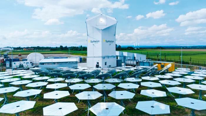 Renewable fuels from sunlight and CO₂: The heart of the DAWN plant contains a piece of Empa.(Source:  Synhelion)