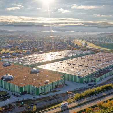 Das von Panattoni entwickelte International Consolidation Center (ICC) für die Mercedes-Benz AG in Bischweier im Landkreis Rastatt wurde im Mai 2025 eröffnet. (Bild: Panattoni)