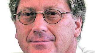 Röhm-Produktmanager Eugen Hangleiter: „Die sehr hohen Anzugskräfte und Wechselgenauigkeiten prädestinieren die neuen Spannköpfe für den Einsatz in Bearbeitungszentren und Transferstraßen.“ Bilder: Röhm (Archiv: Vogel Business Media)