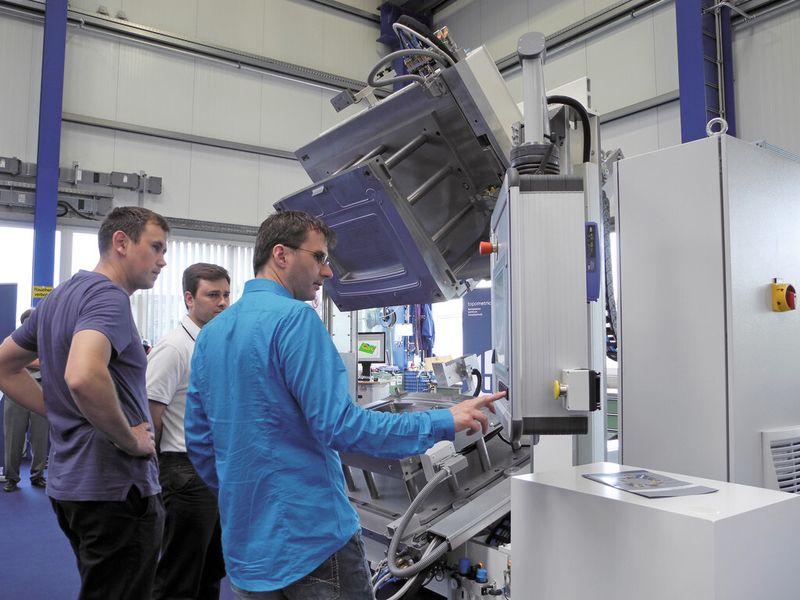 Eines der produktivitätssteigernden, neu entwickelten Formenträgersysteme ist dieser BFT-P V7 15 × 11, der auch auf dem Innovationstag besichtigt werden konnte. (Bild: BBG)