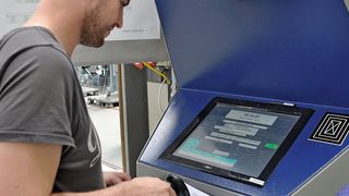 Seit dem Launch des ERP-Systems zum Jahreswechsel 2013/2014 werden sämtliche Produktionsmitarbeiter mithilfe des MES-Moduls zur Personalzeit-Erfassung geführt und verwaltet. (Industrie Informatik)