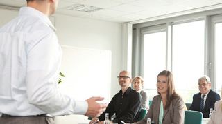 Ab dem 2. Juni bietet die Akademie des TÜV Rheinland wieder Präsenzschulungen an. (Bild: TÜV Rheinland)