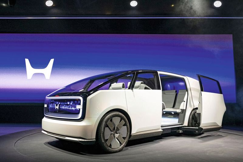 Mit dem „Space Hub“ aus der 0-Serie zeigte Honda, wie sich die Japaner künftig einen Van vorstellen. (Bild: Honda)