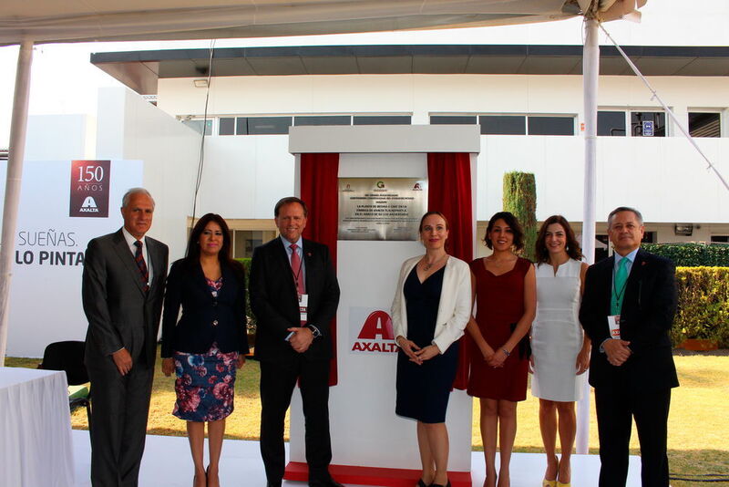 From left to right: Francisco X. Gonzalez, President Axalta Mexico; Undersecretary of Industrial Development of the State of Mexico, Laura Gonzalez; Charles W. Shaver, Axalta Chairman and CEO; Tatjana Heinrich, Managing Partner of the German-Mexican Chamber of Commerce and Industry; Aurora Denisse Ugalde, President of the Municipality of Tlalnepantla; Ana Lopez, Executive Vice President and General Director of the American Chamber; Jorge Cossio, President Axalta Latin America. (Picture: Axalta)