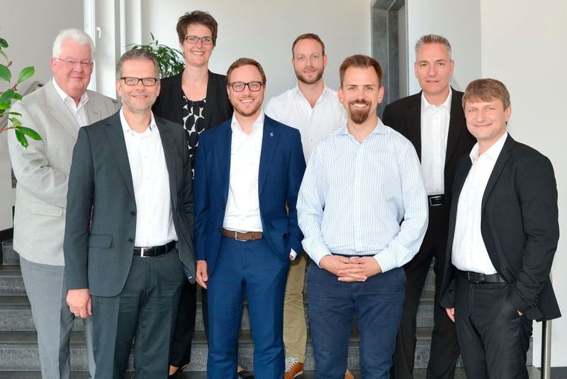 Jetzt begibt sich die Jury auf Rundreise zu den ausgewählten Betrieben, um sich im Gespräch mit den Verantwortlichen vor Ort einen tieferen Einblick in das Onlinebusiness geben zu lassen. (Röder / »kfz-betrieb«)