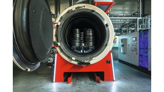 Aufnahme einer beladenen Gasnitrieranlage. (Bild: Härtha Group)